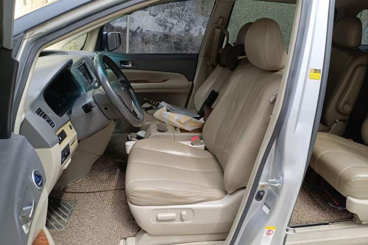 Used BYD M6 2013 2.4L Automatic Luxury Model Left Front Seat