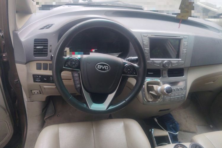 Used BYD M6 2013 2.4L Manual Luxury Model Steering Wheel