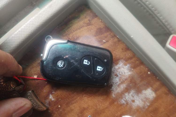Used BYD M6 2013 2.4L Manual Luxury Model Vehicle Key