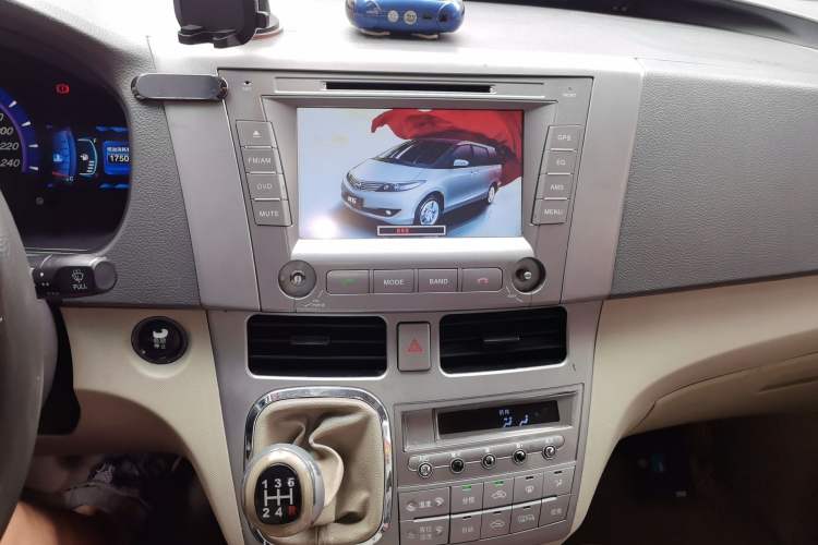 Used BYD M6 2013 2.0L Manual Comfort Edition Audio And AC Panel