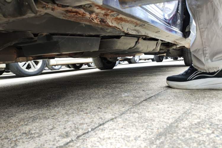 Used BYD M6 2013 2.0L Manual Comfort Edition Chassis Front Left
