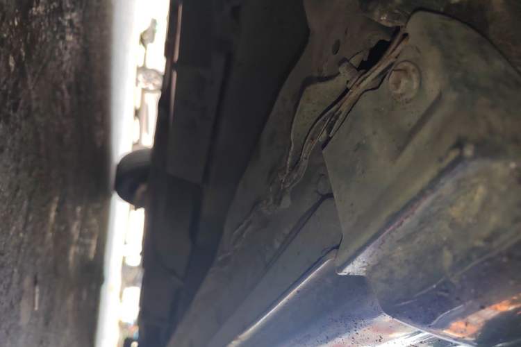 Used BYD M6 2013 2.0L Manual Comfort Edition Chassis Front Left