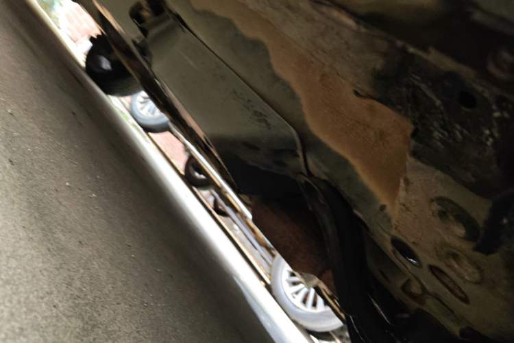 Used BYD M6 2013 2.4L Manual Luxury Model Chassis Front Right