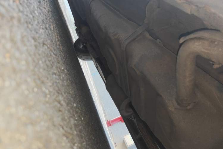 Used BYD M6 2013 2.4L Automatic Luxury Model Chassis Rear Left