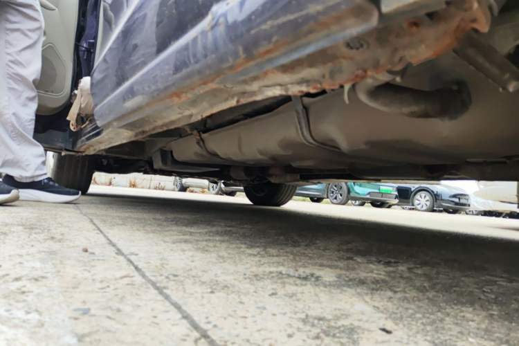 Used BYD M6 2013 2.0L Manual Comfort Edition Chassis Rear Left