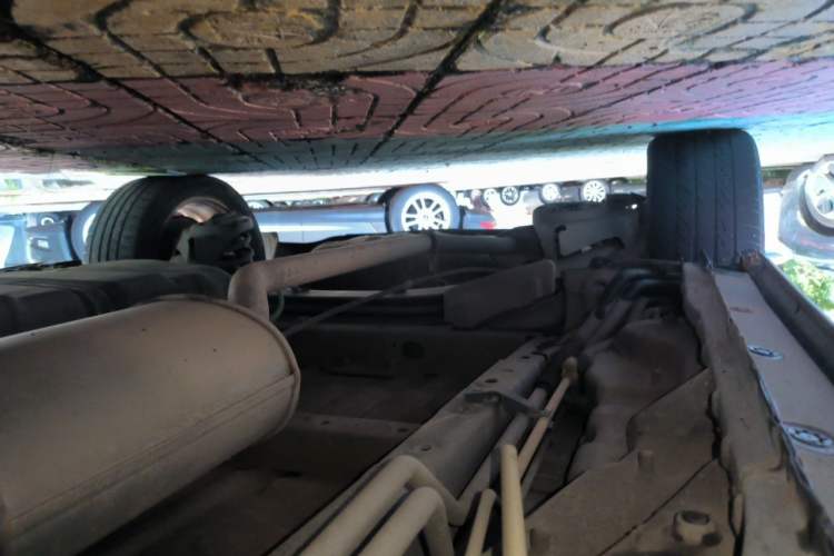 Used BYD M6 2013 2.4L Automatic Luxury Model Chassis Rear Right