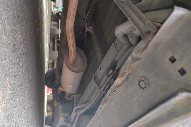 Used BYD M6 2013 2.0L Manual Comfort Edition Chassis Rear Right