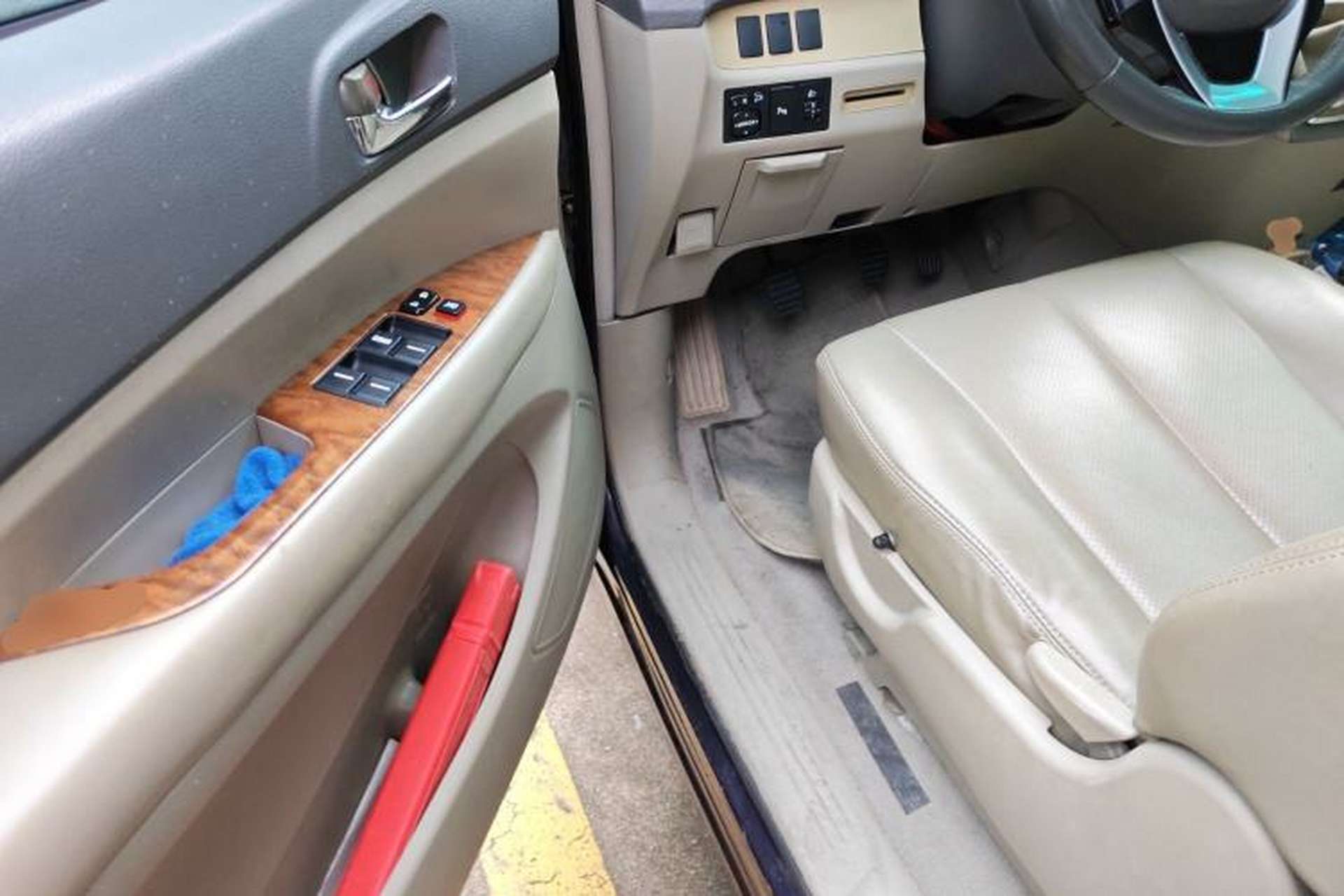 Used BYD M6 2013 2.4L Manual Luxury Model Driver Seat