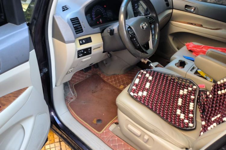 Used BYD M6 2013 2.4L Automatic Luxury Model Driver Seat