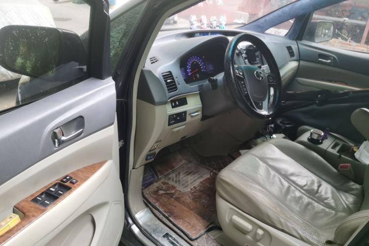 Used BYD M6 2013 2.4L Automatic Luxury Model Driver Seat