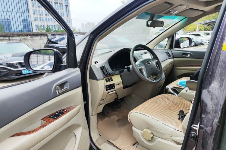Used BYD M6 2013 2.0L Manual Comfort Edition Driver Seat