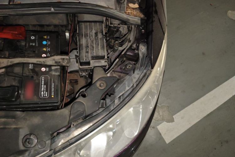 Used BYD M6 2013 2.0L Manual Comfort Edition Engine Bay Left