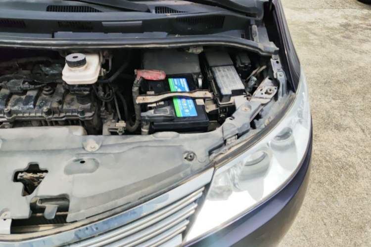 Used BYD M6 2013 2.0L Manual Comfort Edition Engine Bay Left