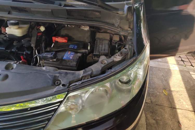 Used BYD M6 2013 2.0L Manual Comfort Edition Engine Bay Left