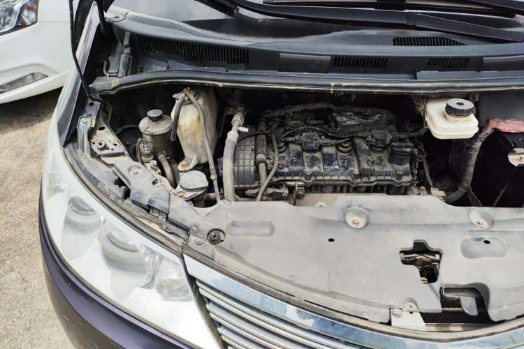 Used BYD M6 2013 2.0L Manual Comfort Edition Engine Bay Right