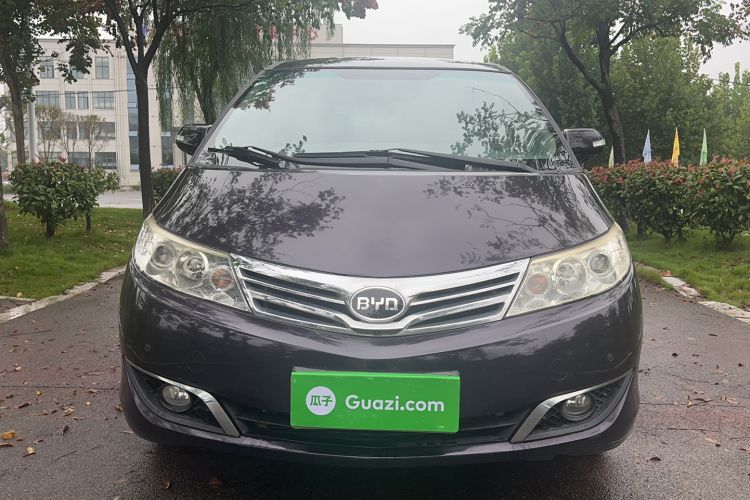 Used BYD M6 2013 2.4L Manual Luxury Model Exterior 1