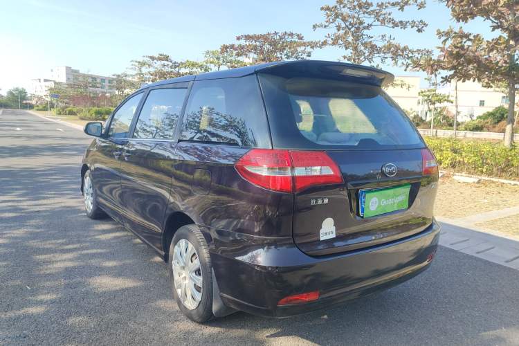 Used BYD M6 2013 2.0L Manual Comfort Edition Exterior 3