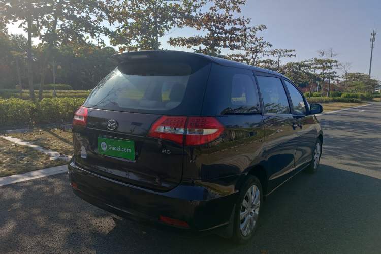 Used BYD M6 2013 2.0L Manual Comfort Edition Exterior 5