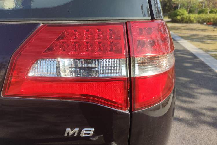 Used BYD M6 2013 2.0L Manual Comfort Edition Exterior 6