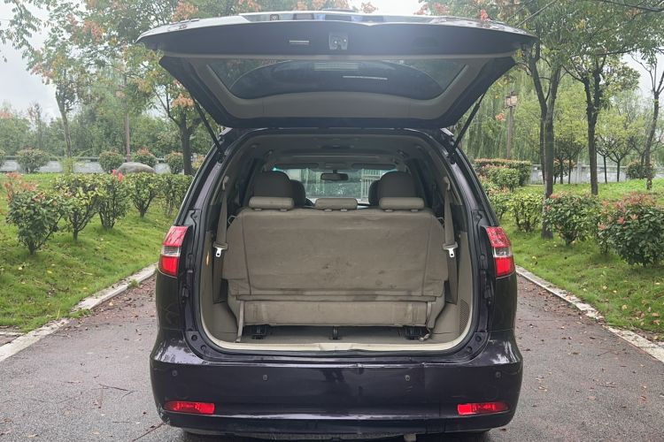 Used BYD M6 2013 2.4L Manual Luxury Model Exterior 9
