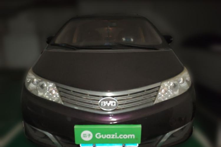 Used BYD M6 2013 2.0L Manual Comfort Edition Front