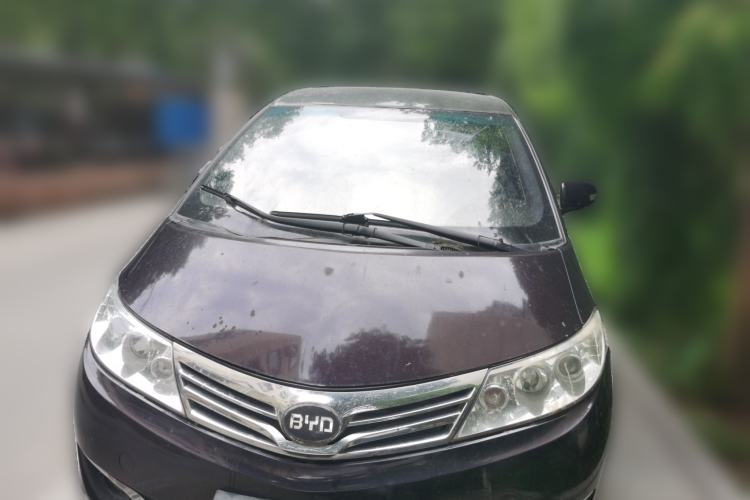 Used BYD M6 2013 2.4L Automatic Luxury Model Front
