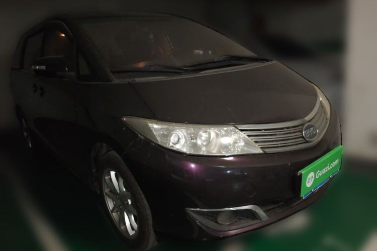 Used BYD M6 2013 2.0L Manual Comfort Edition Front Right 45 Deg