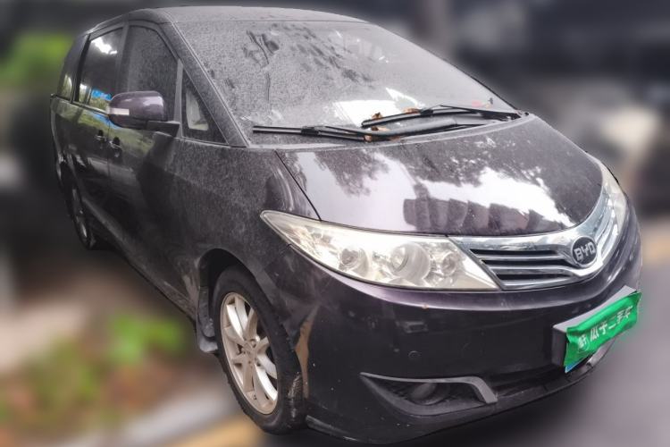 Used BYD M6 2013 2.4L Manual Luxury Model Front Right 45 Deg