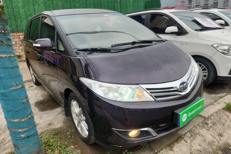 Used BYD M6 2013 2.4L Automatic Luxury Model Front Right 45 Deg