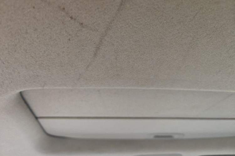 Used BYD M6 2013 2.4L Automatic Luxury Model Headliner
