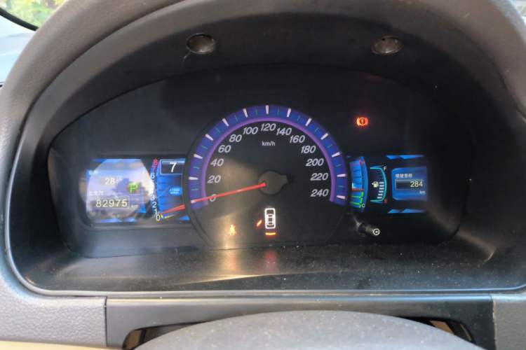 Used BYD M6 2013 2.4L Automatic Luxury Model Instrument Cluster