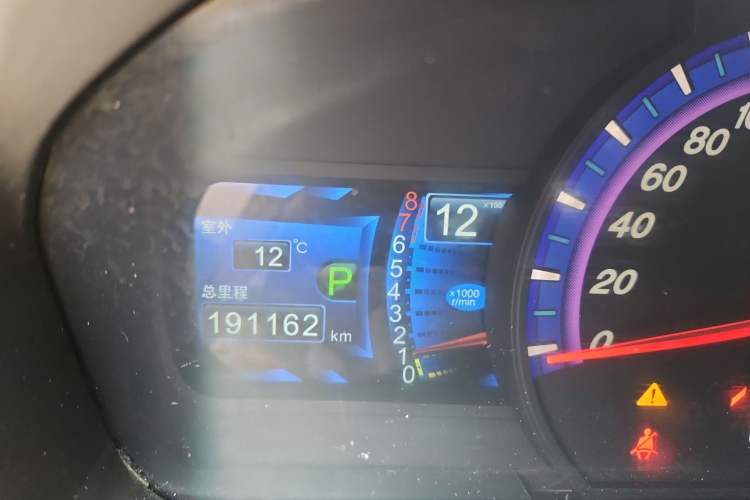 Used BYD M6 2013 2.4L Automatic Luxury Model Instrument Cluster