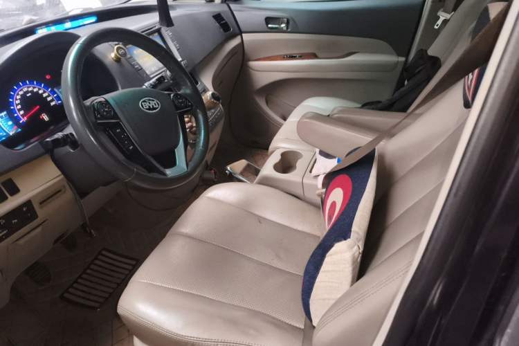 Used BYD M6 2013 2.4L Manual Luxury Model Left Front Seat