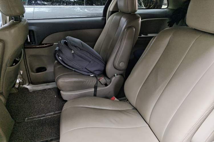Used BYD M6 2013 2.4L Automatic Luxury Model Left Rear Seat