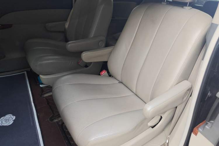 Used BYD M6 2013 2.4L Automatic Luxury Model Left Rear Seat