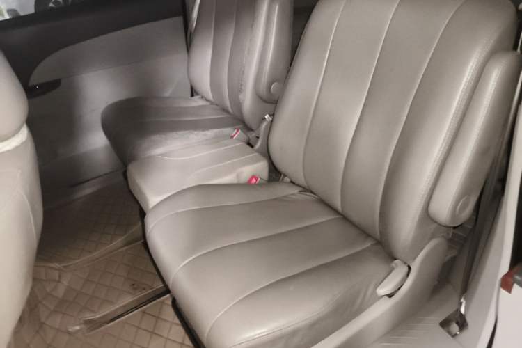 Used BYD M6 2013 2.4L Manual Luxury Model Left Rear Seat