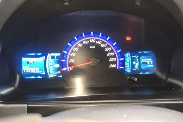 Used BYD M6 2013 2.4L Manual Luxury Model Odometer Close Up