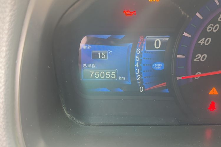 Used BYD M6 2013 2.4L Manual Luxury Model Odometer Close Up