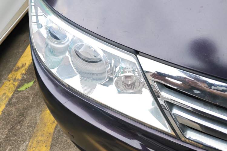 Used BYD M6 2013 2.4L Manual Luxury Model Right Front Headlight