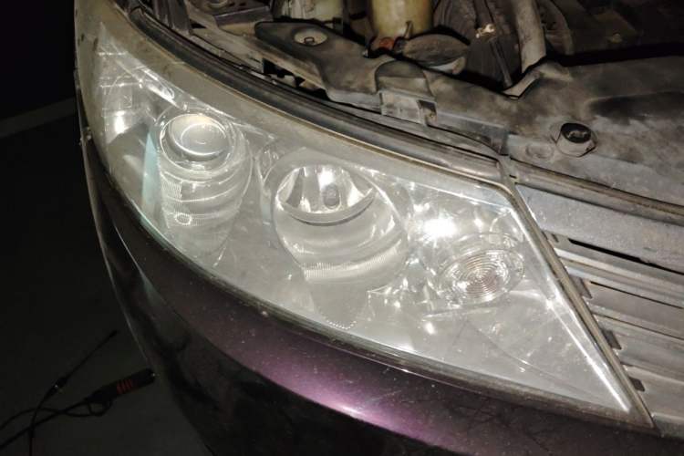 Used BYD M6 2013 2.0L Manual Comfort Edition Right Front Headlight