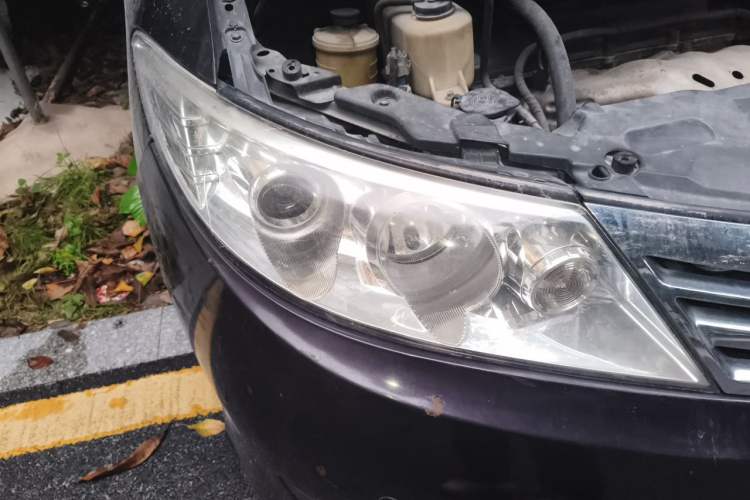 Used BYD M6 2013 2.4L Manual Luxury Model Right Front Headlight