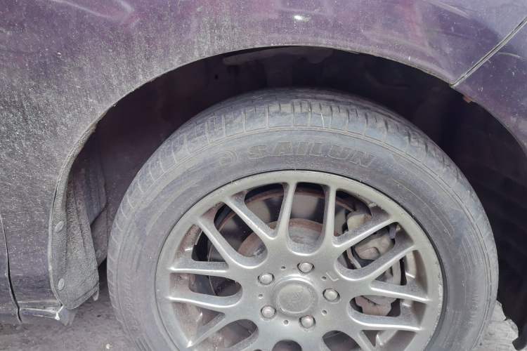Used BYD M6 2013 2.0L Manual Comfort Edition Right Front Wheel Hub