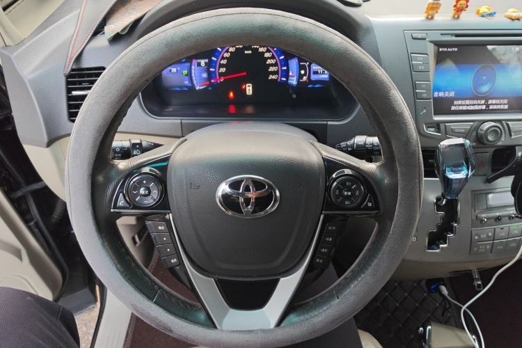 Used BYD M6 2013 2.4L Automatic Luxury Model Steering Wheel