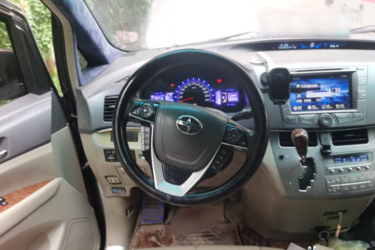 Used BYD M6 2013 2.4L Automatic Luxury Model Steering Wheel