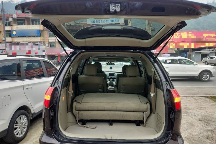 Used BYD M6 2013 2.4L Automatic Luxury Model Trunk