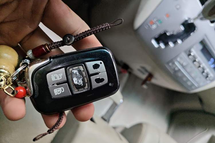 Used BYD M6 2013 2.4L Automatic Luxury Model Vehicle Key