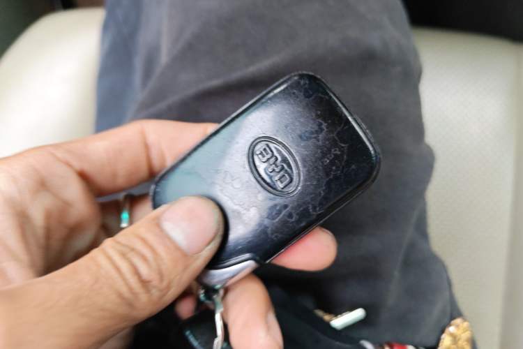 Used BYD M6 2013 2.4L Manual Luxury Model Vehicle Key