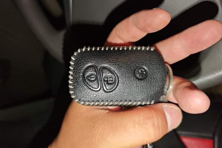 Used BYD M6 2013 2.0L Manual Comfort Edition Vehicle Key