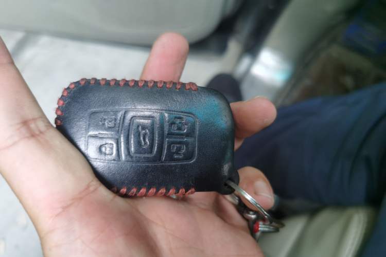 Used BYD M6 2013 2.4L Automatic Luxury Model Vehicle Key