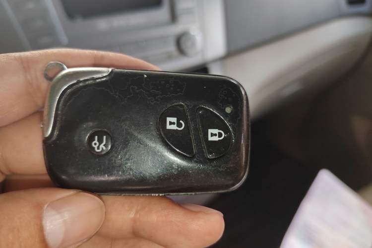 Used BYD M6 2013 2.0L Manual Comfort Edition Vehicle Key